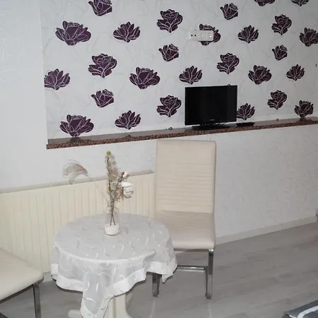 Gaestehaus Schatz In Apartment *